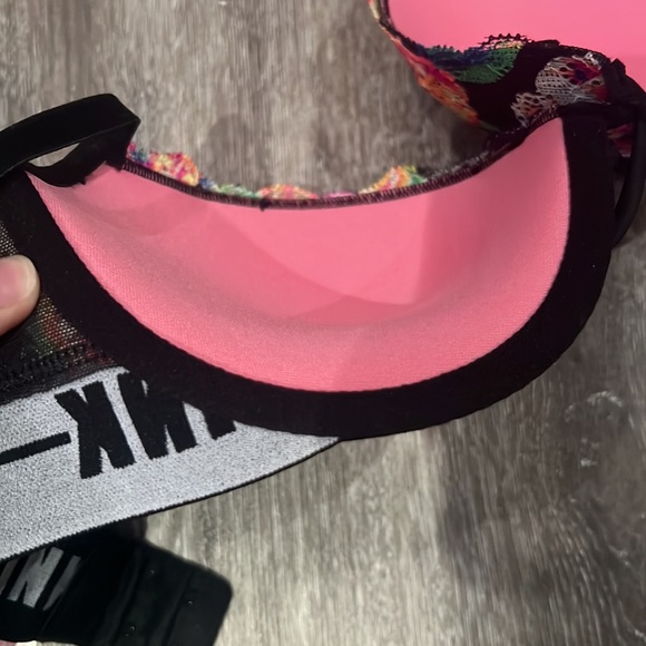 Pink Victoria’ Secret date push-up bra - Picture 6 of 6